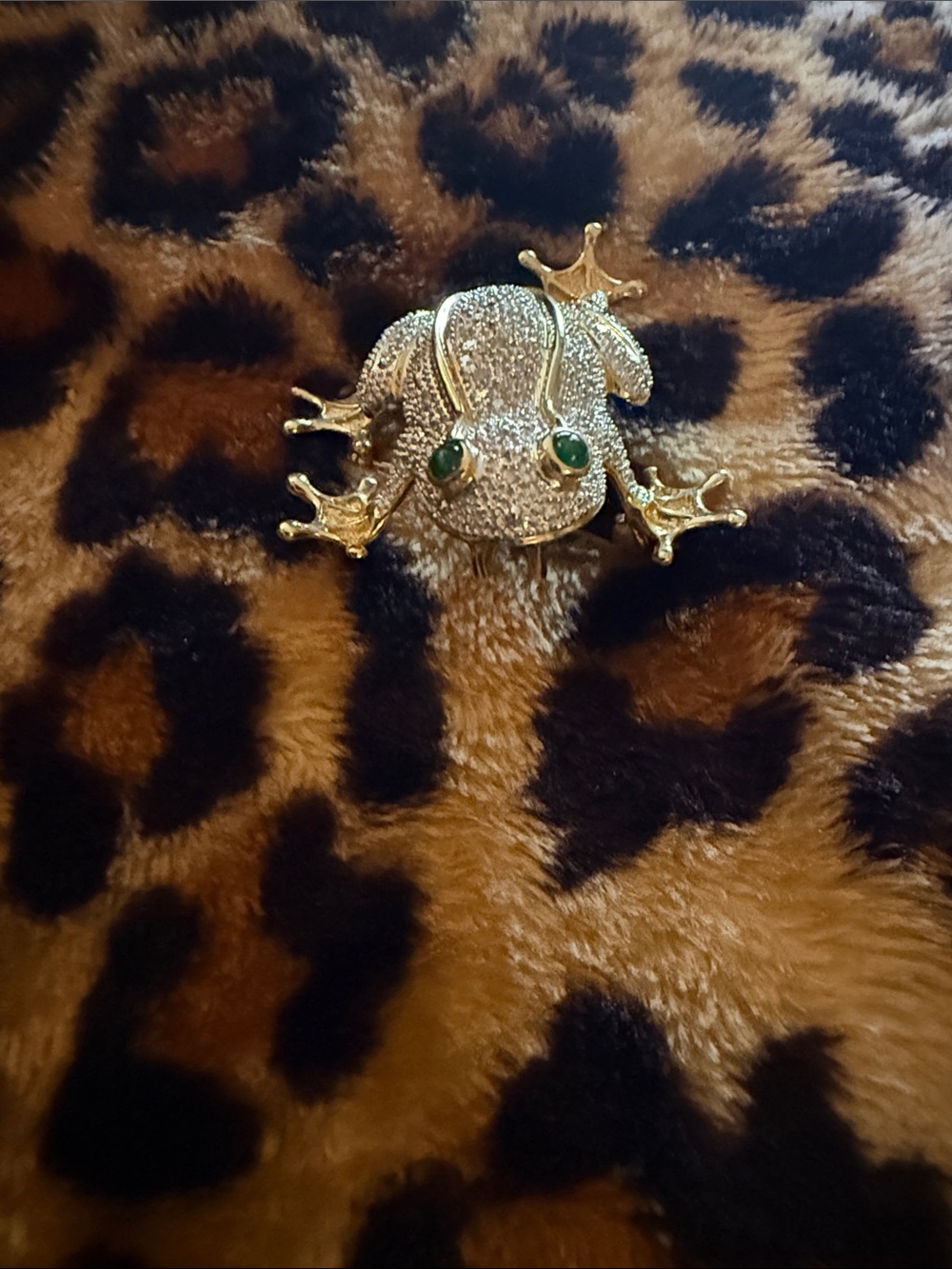 Hop to it!  🐸 Estate 14 kt gold Frog Brooch with emerald cabochon eyes.